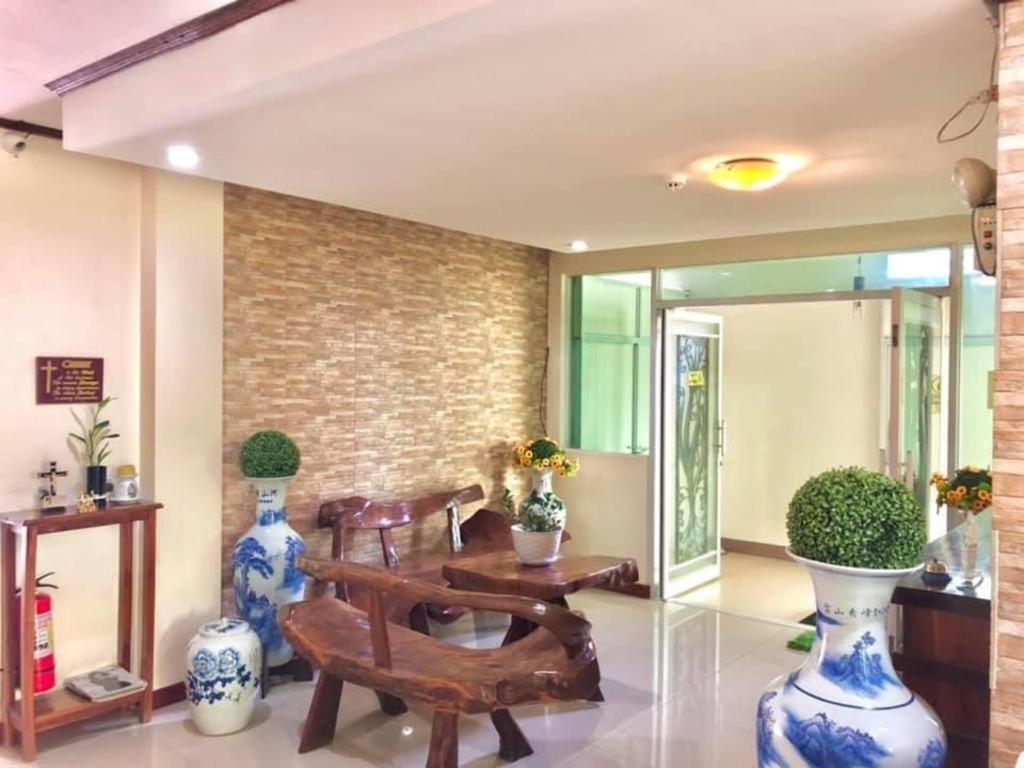 Jm Backpackers Hometel Guimaras Esterno foto