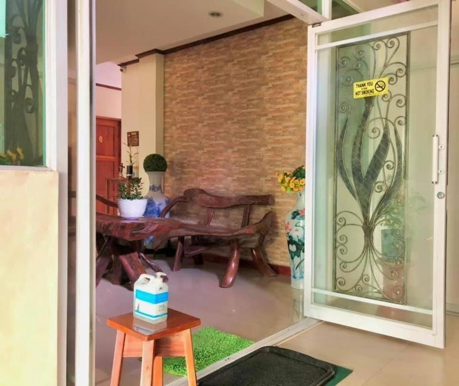 Jm Backpackers Hometel Guimaras Esterno foto